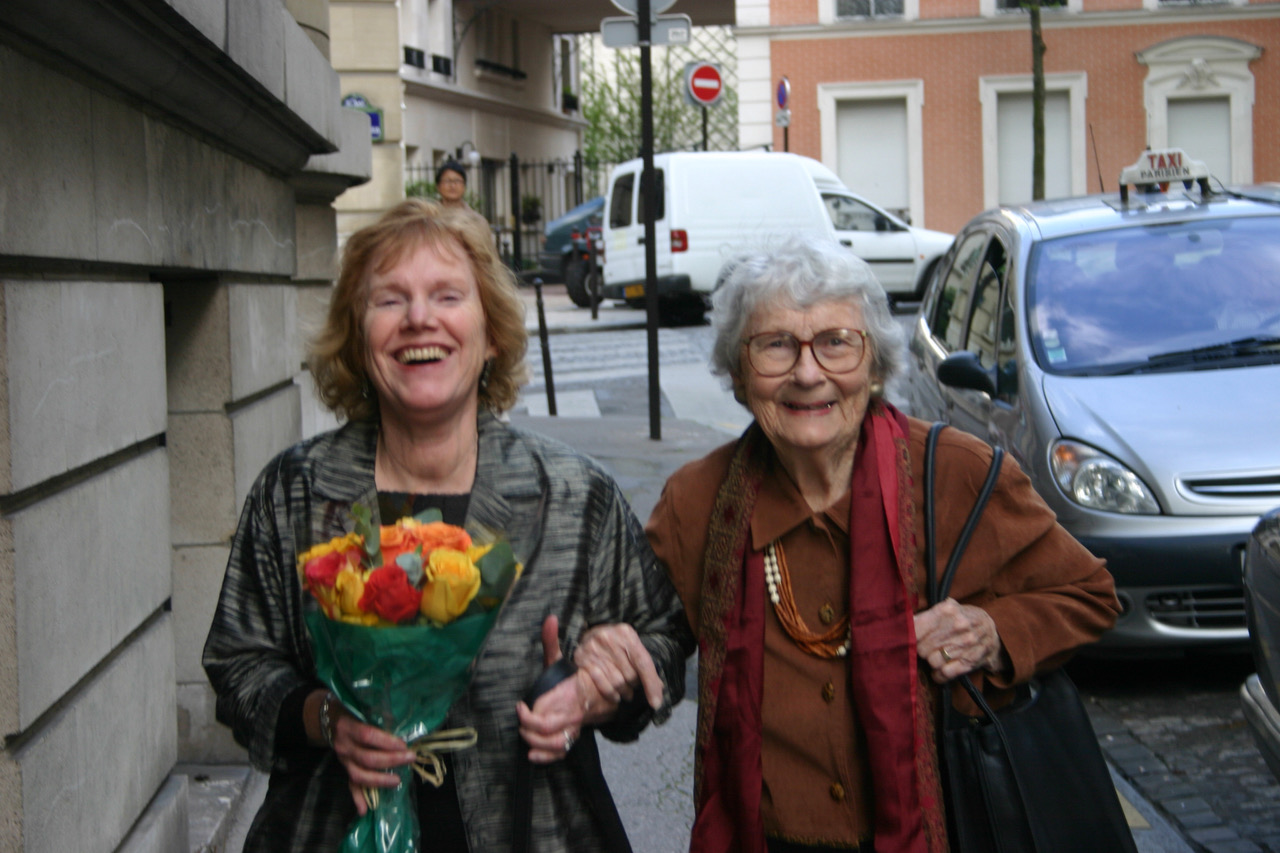 1. bringing flowers on the way to Olivia de Havilland's home
