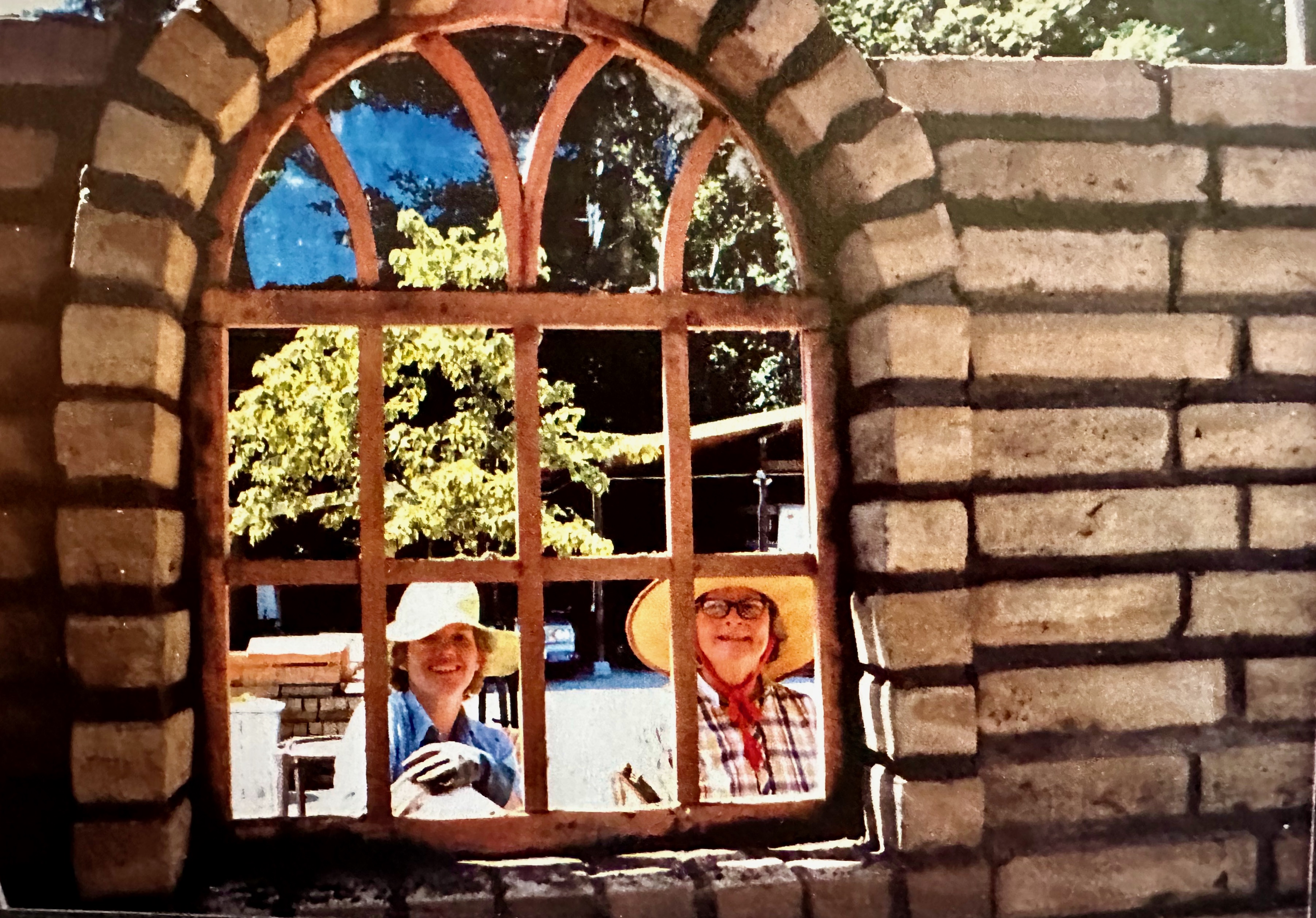 17. Helen and Rhoda admiring Bernie's hand-made window and arch (1)