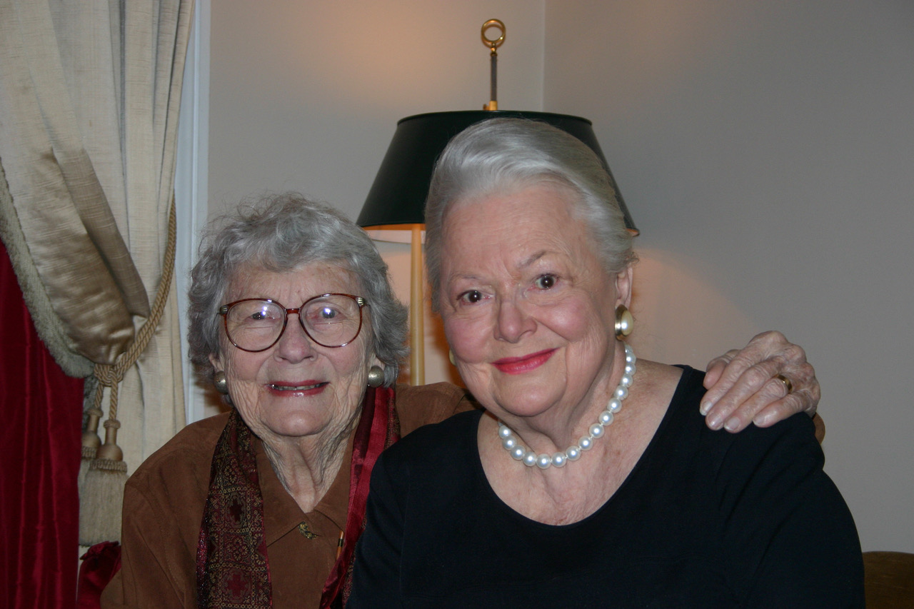 4. The two old pals in Olivia's home